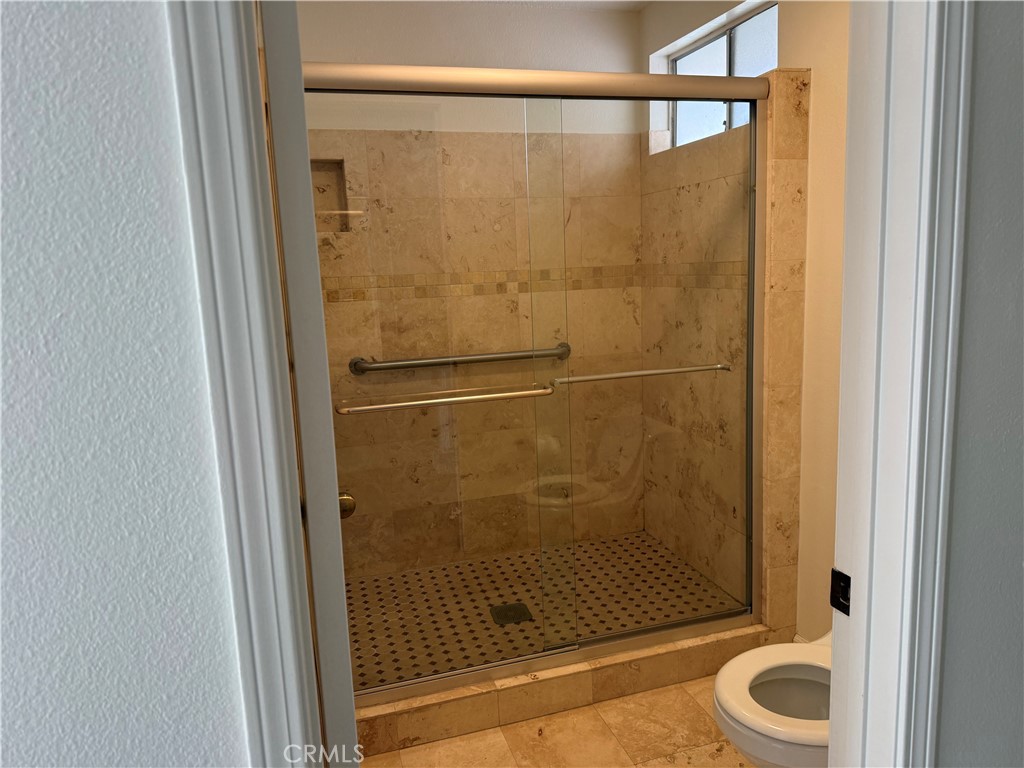 https://media.crmls.org/medias/014c3dd8-2109-415a-8b3b-6796d69e58e8.jpg?preset=X-Large