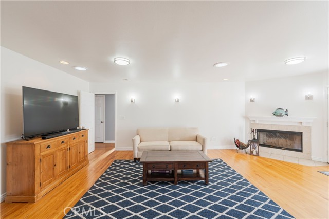 Detail Gallery Image 5 of 38 For 939 Belson St, Torrance,  CA 90502 - 3 Beds | 2 Baths