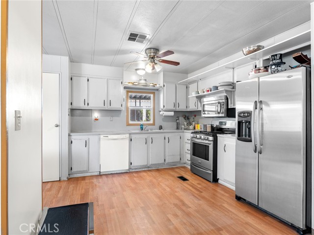 Detail Gallery Image 11 of 23 For 14000 El Evado #4,  Victorville,  CA 92392 - 2 Beds | 2 Baths