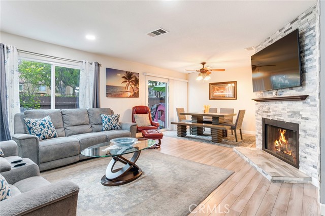 Detail Gallery Image 4 of 19 For 9306 Mesa Verde Dr #D,  Montclair,  CA 91763 - 2 Beds | 1/1 Baths