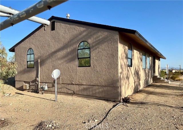 Detail Gallery Image 7 of 26 For 99 Zoe Ln, Needles,  CA 92363 - 3 Beds | 2 Baths