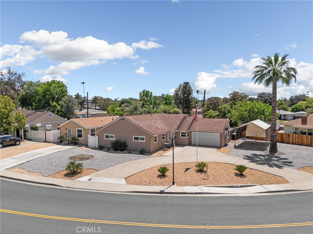 3540 Nelson