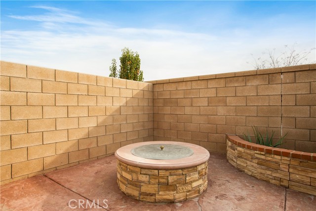 Detail Gallery Image 34 of 45 For 16995 Red Tail Ln, Fontana,  CA 92336 - 3 Beds | 2/1 Baths