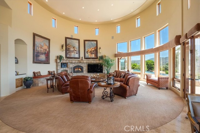 1917 Santa Margarita Drive, Fallbrook CA: https://media.crmls.org/medias/01507827-1a19-4709-9aed-a8c0c20b5414.jpg