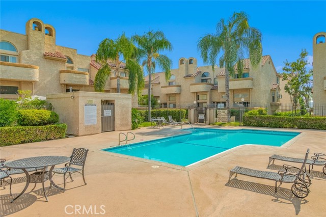 2038 S Bon View Avenue, Ontario CA: https://media.crmls.org/medias/0150e394-bd4e-431b-84d1-ad9e4375f494.jpg