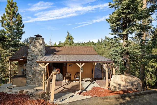 Detail Gallery Image 1 of 25 For 25857 Sunset Loop, Twin Peaks,  CA 92391 - 2 Beds | 1/1 Baths