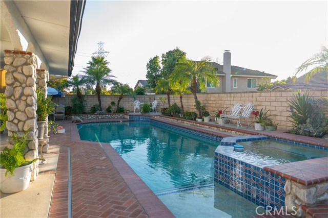 Detail Gallery Image 11 of 15 For 7234 Bodega, Fontana,  CA 92336 - 4 Beds | 3 Baths