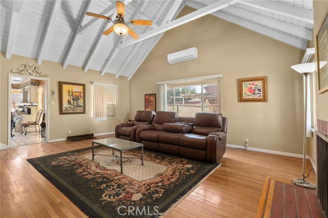650 N Acacia, Rialto CA: https://media.crmls.org/medias/01516e3d-1c30-4d5a-9a08-48733c20314e.jpg