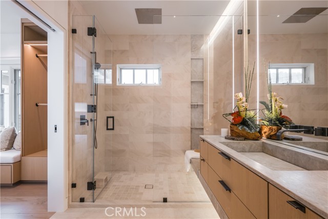 1 Stickley Drive, Laguna Beach CA: https://media.crmls.org/medias/01526323-05be-4aa5-ba0f-60da50f69292.jpg