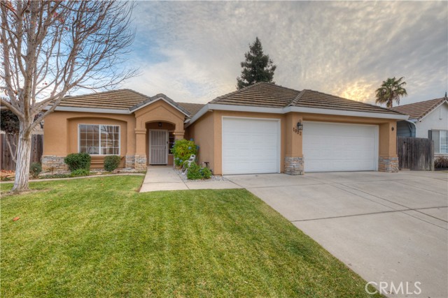 Detail Gallery Image 1 of 28 For 1022 Skyline Dr, Yuba City,  CA 95991 - 3 Beds | 2 Baths