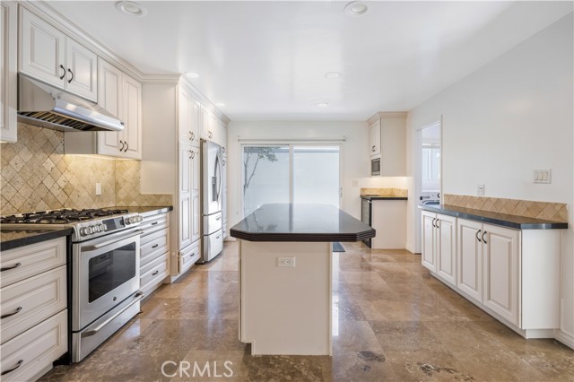 Detail Gallery Image 15 of 49 For 23 Foxglove Way, Irvine,  CA 92612 - 4 Beds | 2/1 Baths