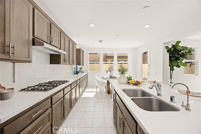 16114 Almond Avenue, Chino CA: https://media.crmls.org/medias/0153ca48-acf4-42d5-b030-821290f0386d.jpg