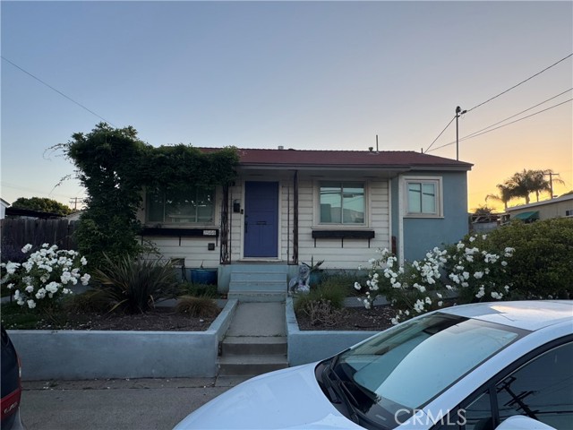 Detail Gallery Image 1 of 9 For 2544 Ulric St, San Diego,  CA 92111 - 2 Beds | 2 Baths