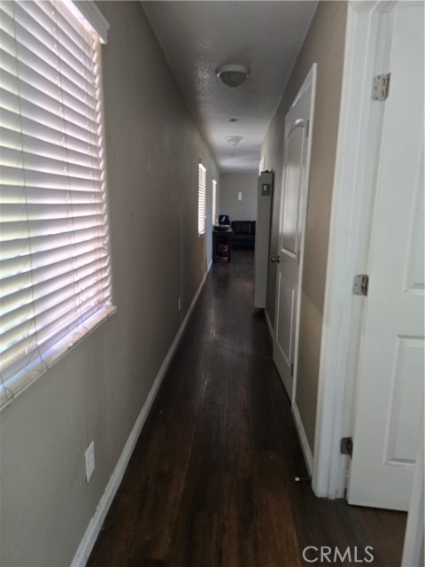 Detail Gallery Image 5 of 21 For 10407 Lou Dillon, Los Angeles,  CA 90002 - 6 Beds | 4 Baths