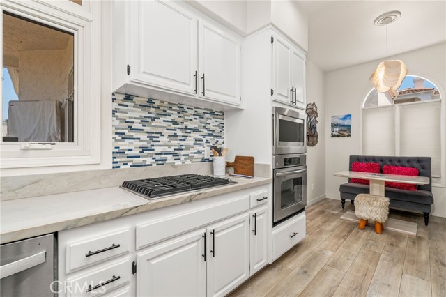 Detail Gallery Image 14 of 33 For 876 Cofair Ct, Solana Beach,  CA 92075 - 3 Beds | 3 Baths