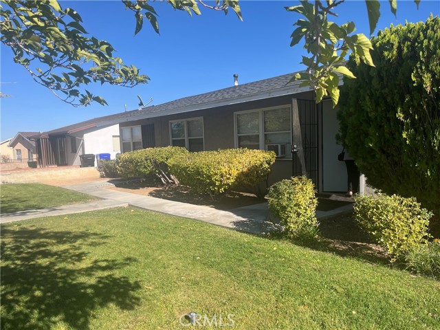 14703 MESA DR, Victorville CA: https://media.crmls.org/medias/01559062-c2b3-45f5-9bfd-77e6802dd2e1.jpg
