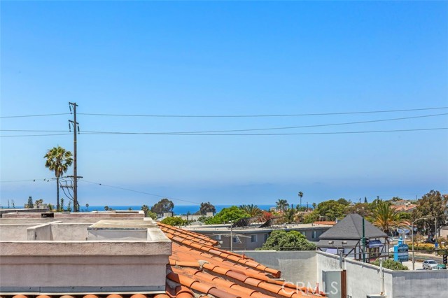 1020 Torrance Boulevard, Redondo Beach, California 90277, 3 Bedrooms Bedrooms, ,2 BathroomsBathrooms,Residential,Sold,Torrance,SB24132062