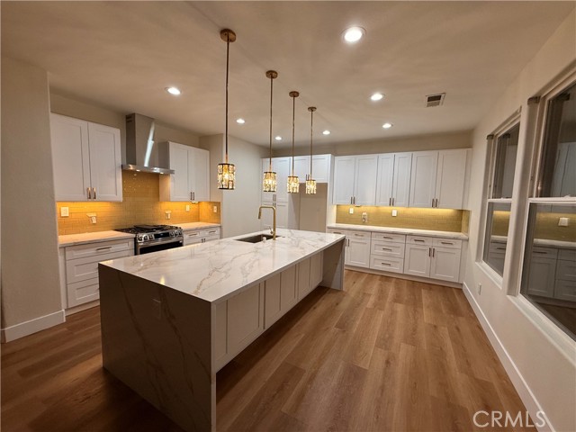 Detail Gallery Image 4 of 13 For 39648 Nice Ave, Murrieta,  CA 92562 - 6 Beds | 3/1 Baths