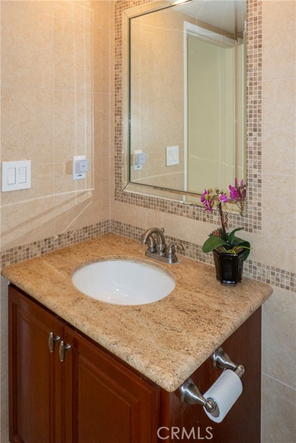 18410 Alexander Ave, Cerritos CA: https://media.crmls.org/medias/01564192-2cf4-49e1-af69-8861406e5877.jpg