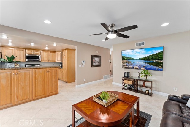 Detail Gallery Image 16 of 49 For 4360 E Addington Dr, Anaheim Hills,  CA 92807 - 4 Beds | 3 Baths