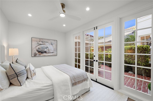 48 Belcourt Drive, Newport Beach CA: https://media.crmls.org/medias/0156df6a-ef8e-4c01-bfac-9ed075519921.jpg