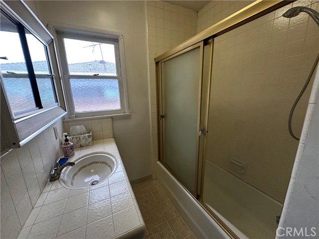 Image 15 of 34 For 863 Vanhorn Avenue