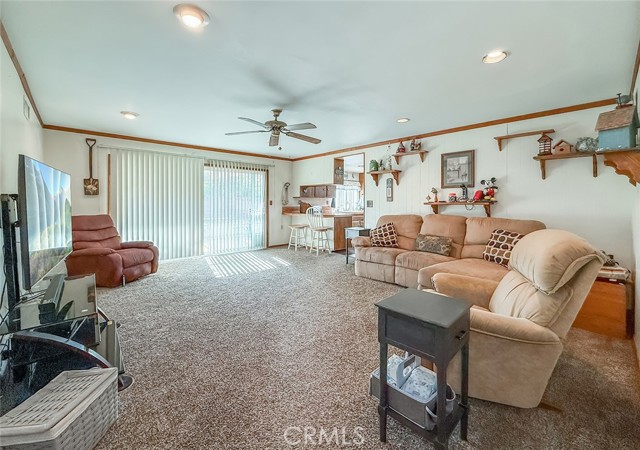 2191 Hilldale Avenue, Simi Valley CA: https://media.crmls.org/medias/01572ddd-af5c-4d01-90fa-32eef7c7c818.jpg