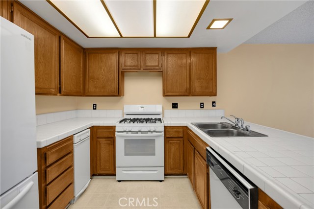 Detail Gallery Image 16 of 39 For 2622 N Tustin Ave (147),  Santa Ana,  CA 92705 - 3 Beds | 2/1 Baths