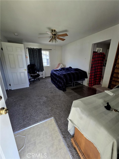 22057 Wyandotte photo 7