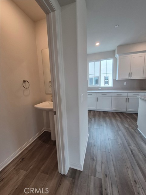 Detail Gallery Image 9 of 24 For 2137 Cumberland, Pomona,  CA 91766 - 4 Beds | 3/1 Baths