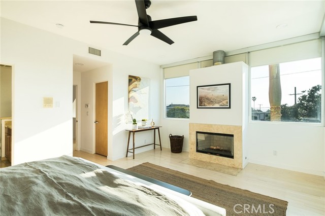 Detail Gallery Image 15 of 39 For 330 Hollowell Ave, Hermosa Beach,  CA 90254 - 4 Beds | 4 Baths