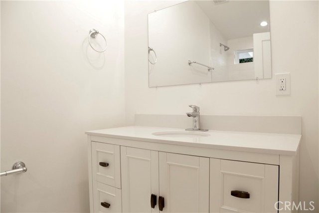 Detail Gallery Image 8 of 9 For 734 Center St #B,  Costa Mesa,  CA 92627 - 1 Beds | 1 Baths