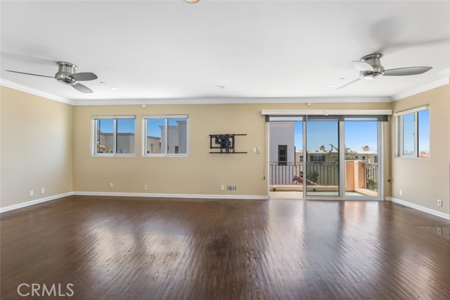 209 Crest Drive, Manhattan Beach CA: https://media.crmls.org/medias/0158a699-8700-4776-827f-bae51b60c840.jpg