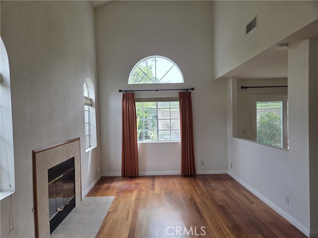 Detail Gallery Image 3 of 15 For 1330 Meadow Ln, Duarte,  CA 91010 - 3 Beds | 2/1 Baths