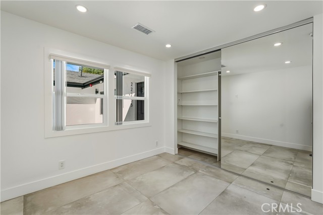 Detail Gallery Image 15 of 36 For 22255 Wyandotte, Canoga Park,  CA 91303 - 3 Beds | 2 Baths
