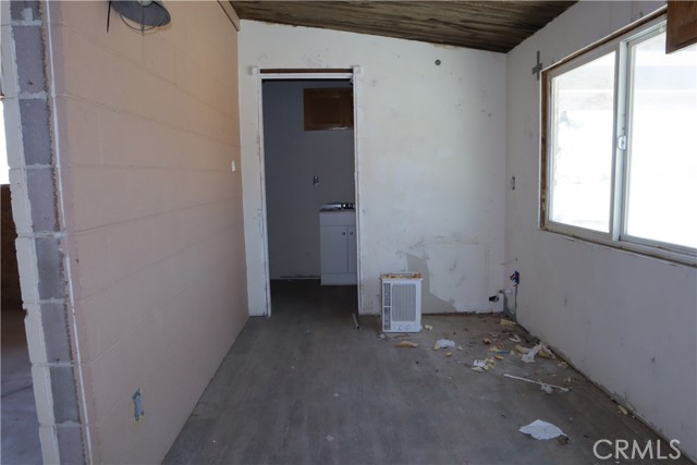 26371 Nalatapa Road, Apple Valley CA: https://media.crmls.org/medias/01598300-08f7-43ed-a923-510bdd552924.jpg