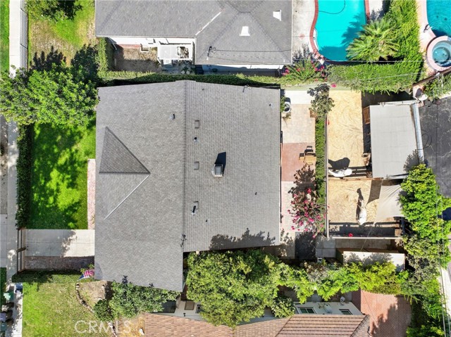 1321 W Morningside Drive, Burbank CA: https://media.crmls.org/medias/015990ac-71cd-4194-a840-e87d52a5c6c9.jpg