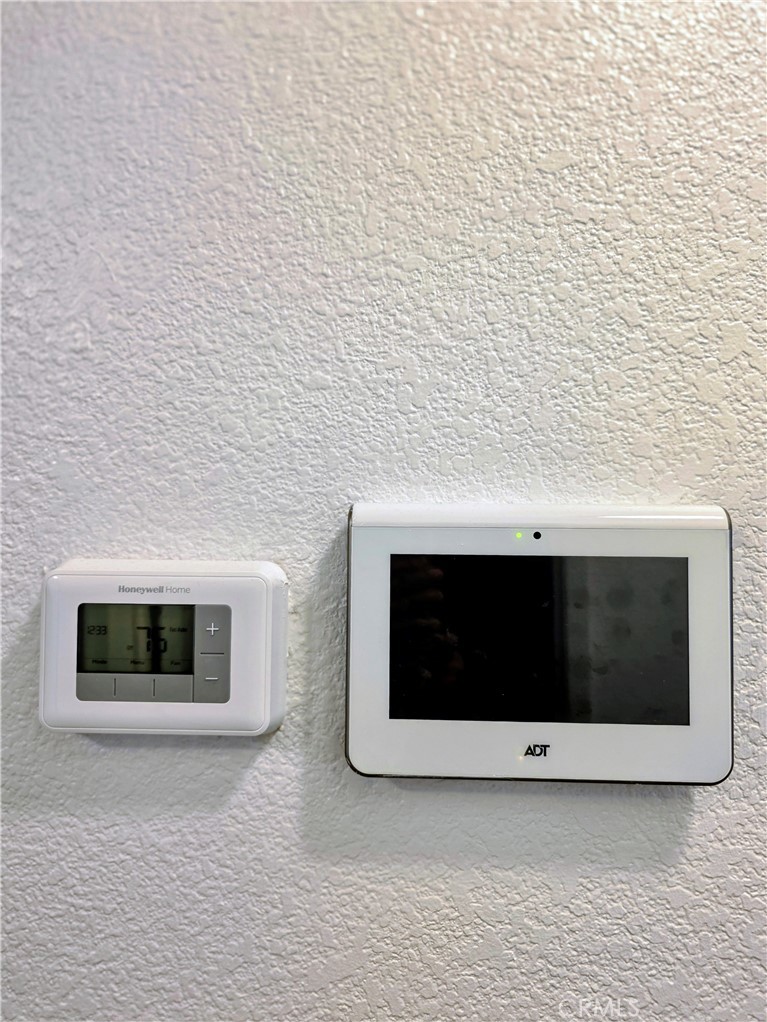 https://media.crmls.org/medias/0159910c-ca49-43f9-8ec7-3a4a956d6e53.jpg?preset=X-Large