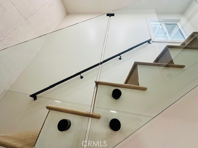 Detail Gallery Image 36 of 56 For 2440 Ostrom, Long Beach,  CA 90815 - 4 Beds | 3 Baths