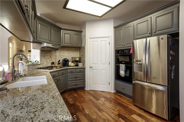Detail Gallery Image 5 of 26 For 1509 Calle Castana, Bakersfield,  CA 93309 - 4 Beds | 2/1 Baths