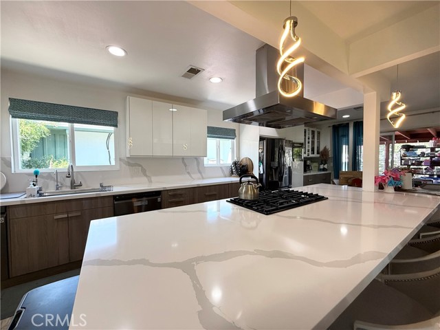 23233 Vanowen Street, West Hills CA: https://media.crmls.org/medias/015bbbc9-5c69-49a5-9837-812c1536bef2.jpg