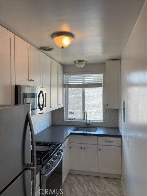 Detail Gallery Image 6 of 14 For 1809 4th St #11,  Long Beach,  CA 90802 - 0 Beds | 1 Baths