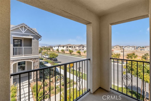 4281 S Hermosa Paseo, Ontario CA: https://media.crmls.org/medias/015c6c2f-041b-477c-918b-1c04b51df808.jpg