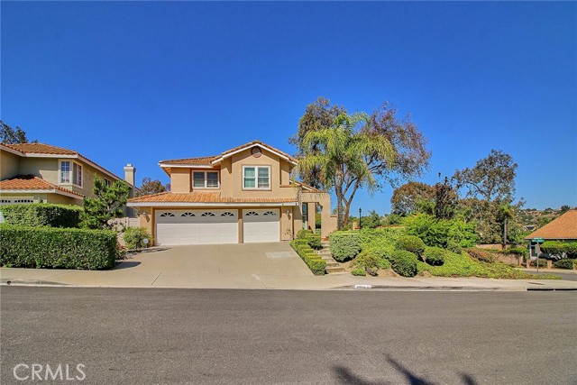 Detail Gallery Image 2 of 34 For 2253 Wandering Ridge Dr, Chino Hills,  CA 91709 - 4 Beds | 2/1 Baths