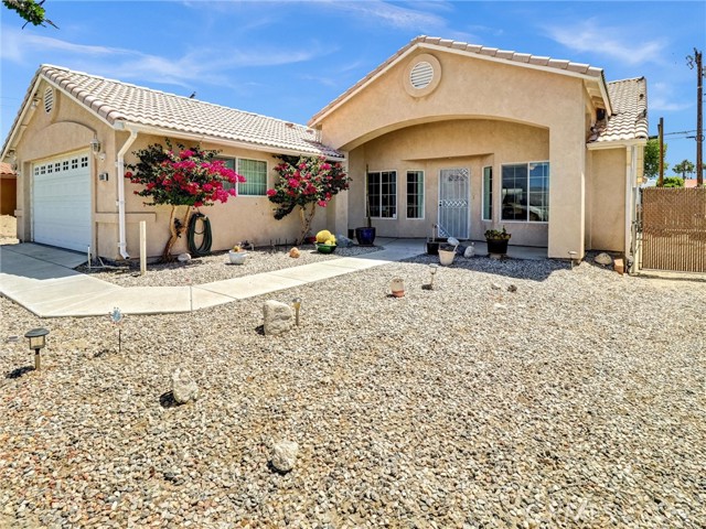 15900 Avenida Atezada, Desert Hot Springs CA: https://media.crmls.org/medias/015d06d0-36e8-436d-9ba0-c285f06e7693.jpg