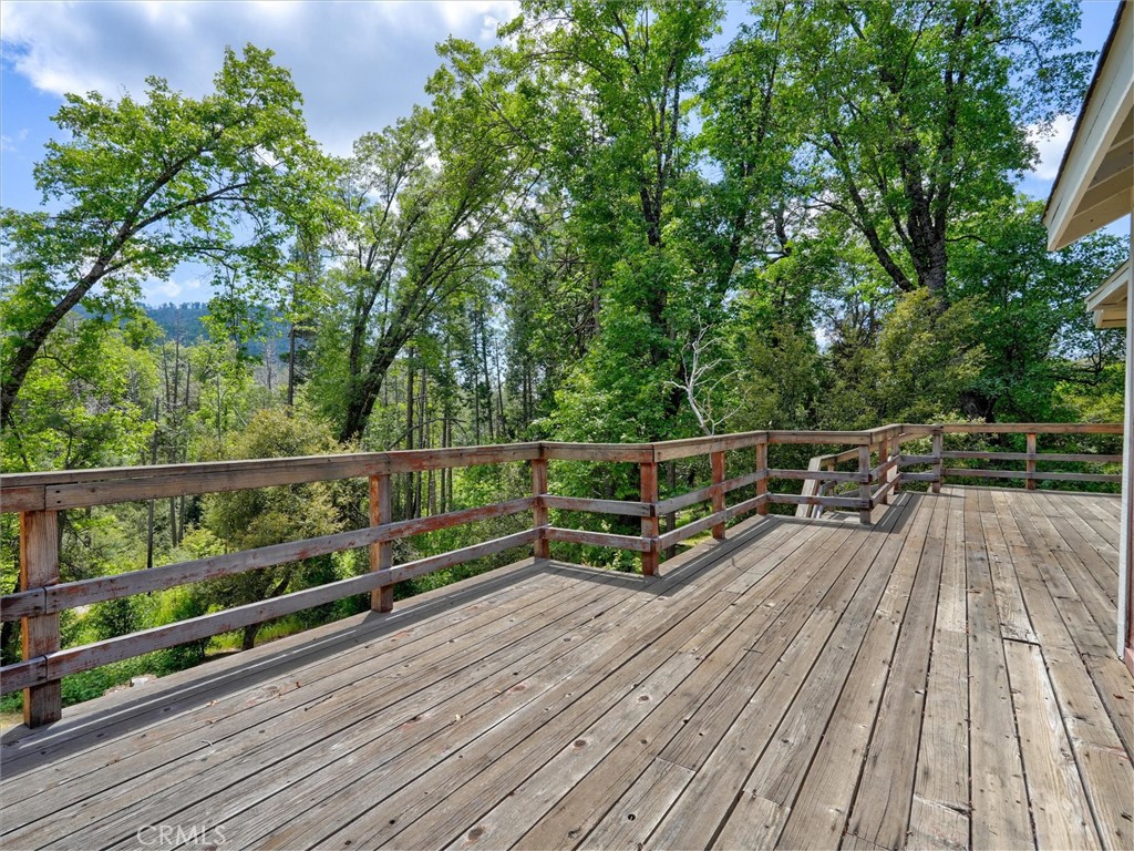 https://media.crmls.org/medias/015d25c5-749b-4a6c-ade5-ab7596ddfcde.jpg?preset=X-Large