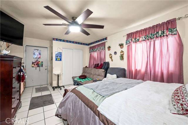 Detail Gallery Image 12 of 31 For 949 Hollins St, Los Angeles,  CA 90023 - 3 Beds | 1 Baths