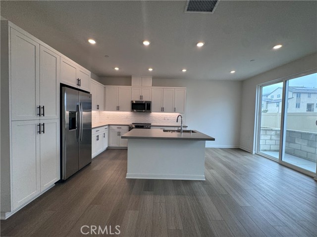 12865 Denali Way, Eastvale CA: https://media.crmls.org/medias/015e7a74-44d5-409c-a6b9-0ee41ab9afb0.jpg