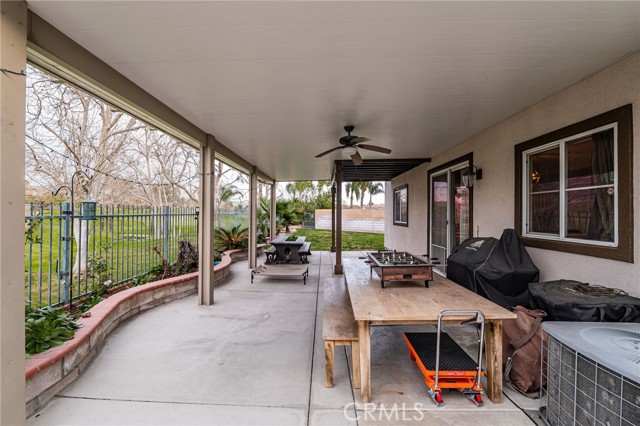 Detail Gallery Image 34 of 52 For 16422 Empire Lakes Ct, Fontana,  CA 92336 - 4 Beds | 2/1 Baths