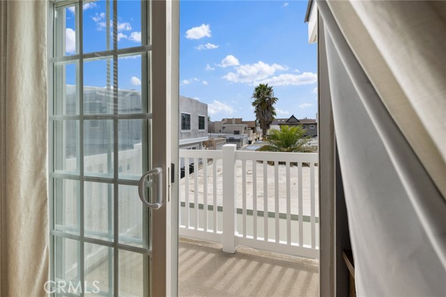 412 Colton Street, Newport Beach CA: https://media.crmls.org/medias/015ec184-c4e1-475f-a22a-f7cd53229df2.jpg